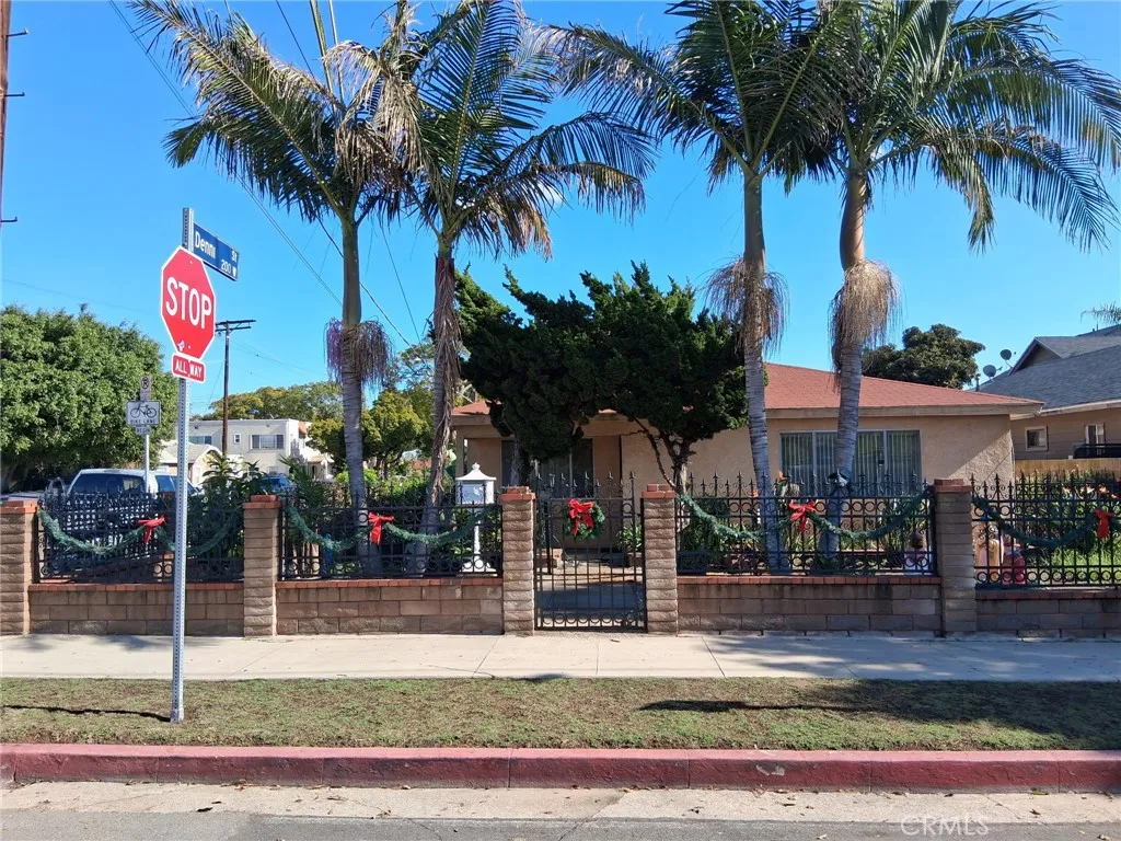 1056 N Fries, Wilmington, California 90744 home-pic-1